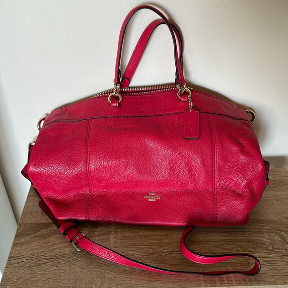 Coach Handbags - LIKE NEW COACH TOTE